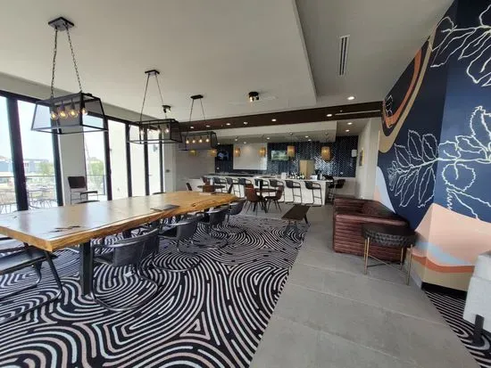 Eldora at The Elm - Rooftop Bar & Lounge