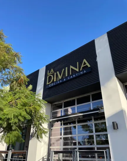 La Divina Cocina y Cantina