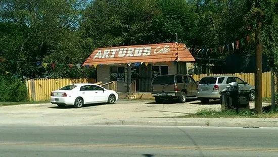 Arturo's Cafe