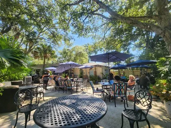 The Patio at 5th and Ash Restaurant