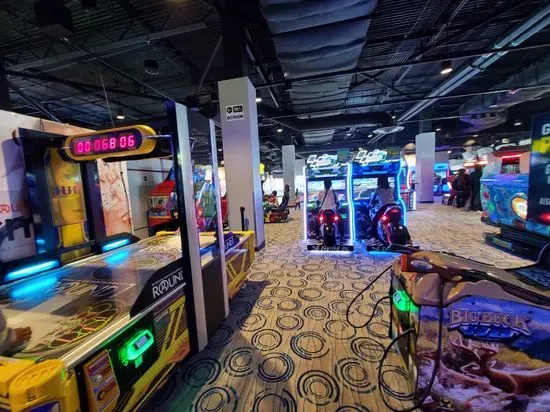 Round1 Bowling & Arcade Northridge Mall