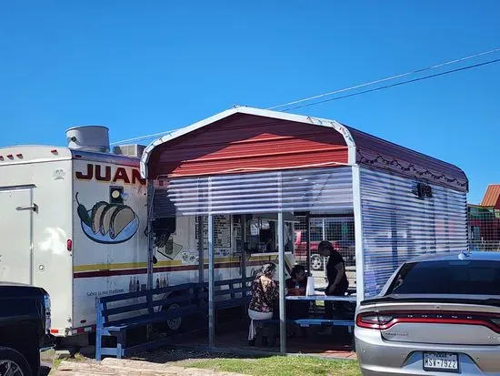 Juanito’s Tacos y Mas