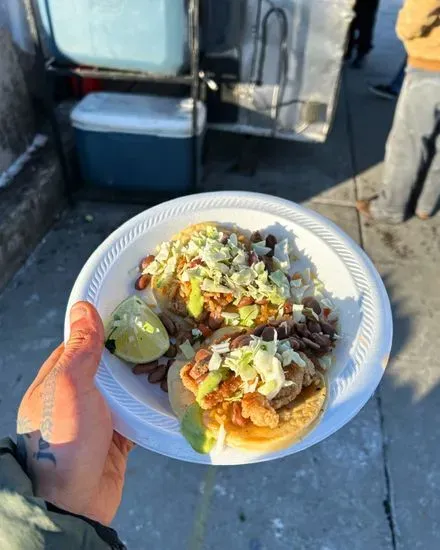 Tacos y Mariscos El Paisa