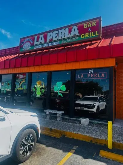 La Perla Bar & Grill