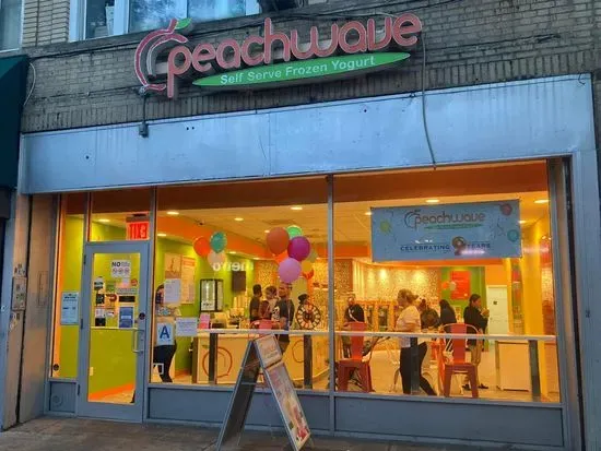 Peachwave Frozen Yogurt