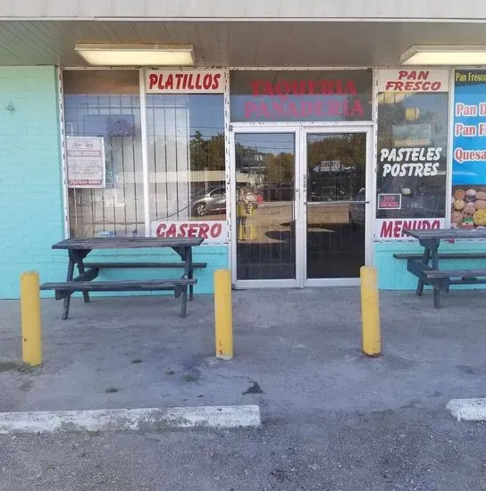 Panaderia y Taqueria Castillo