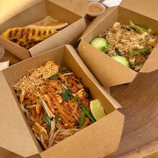 Bee's Thai Kitchen food truck