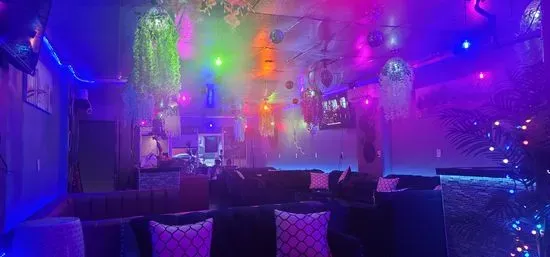 Platinum Hookah Lounge & Grill