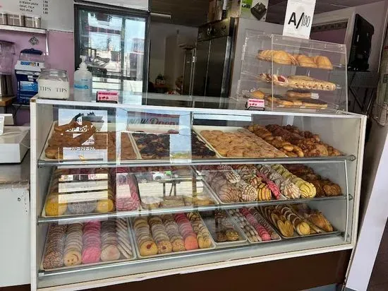 Top Donuts & Bakery