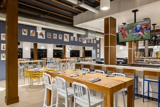 Lapper Sports Bar + Kitchen