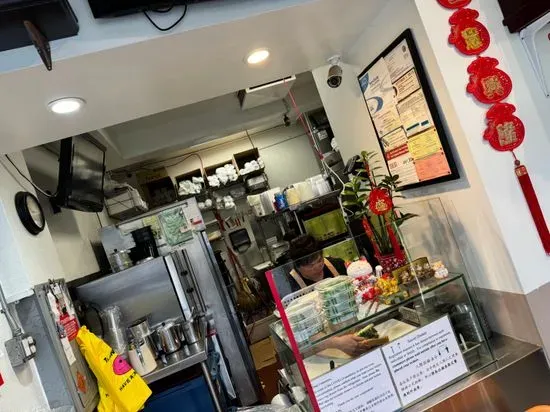 Que Huong Vietnamese Deli