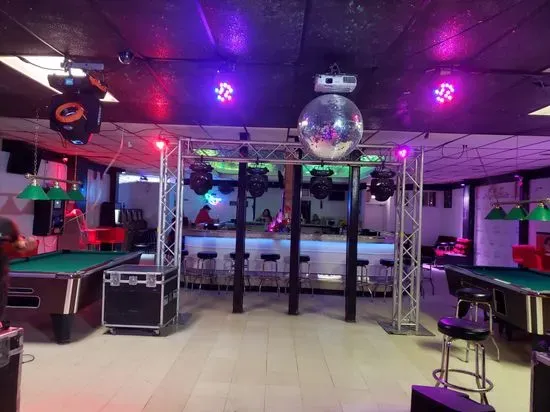 R & V Nightclub