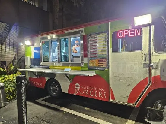 Venezuelan burgers and sandwich food truck