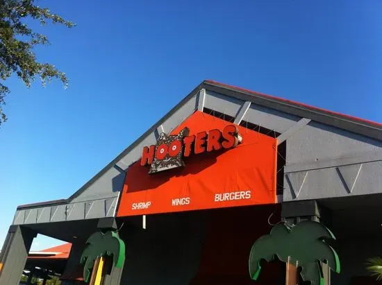 Hooters