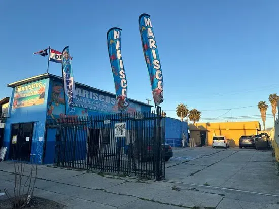 Mariscos Iván & Ocean Sport Bar Restaurant