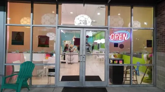 sweetFrog Premium Frozen Yogurt