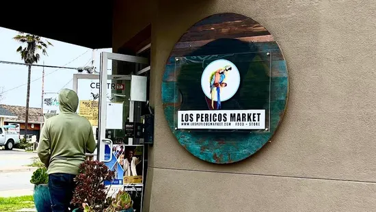 Los Pericos Market