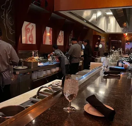 The Oyster Bar at Salt & Fin