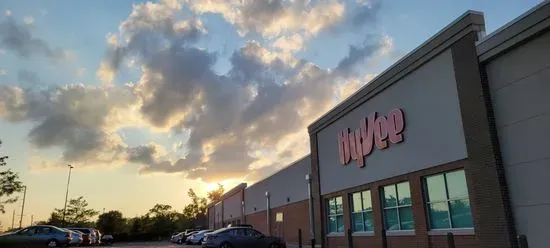 Hy-Vee Grocery Store