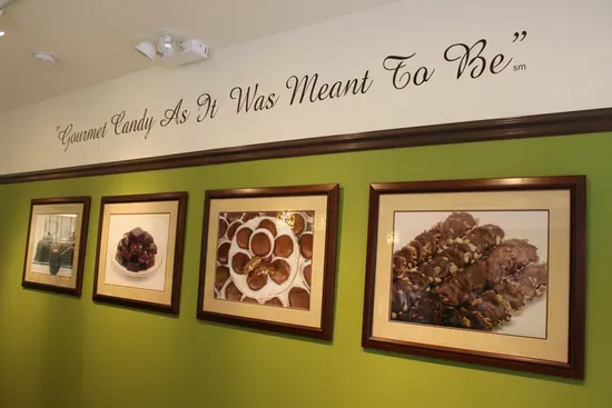 Lilett' Candies Gourmet Candy & Ice Cream Shop