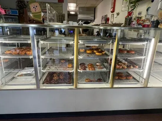 Prunedale Donut & Bakery