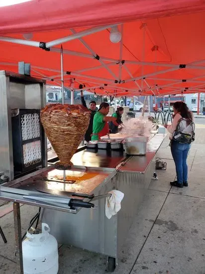 Tacos La Guera (taco stand)