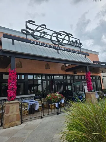 La Doña Seafood & Grill