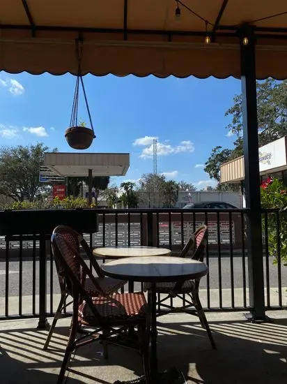 Rosallie Le French Cafe