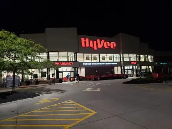 Hy-Vee Grocery Store