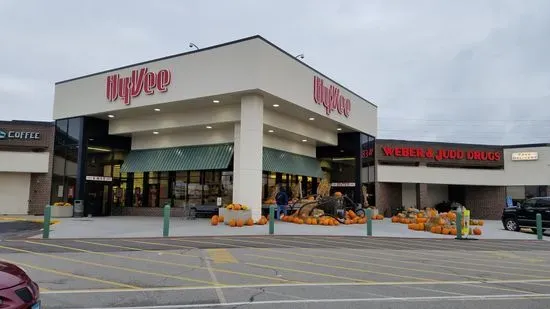 Hy-Vee Grocery Store