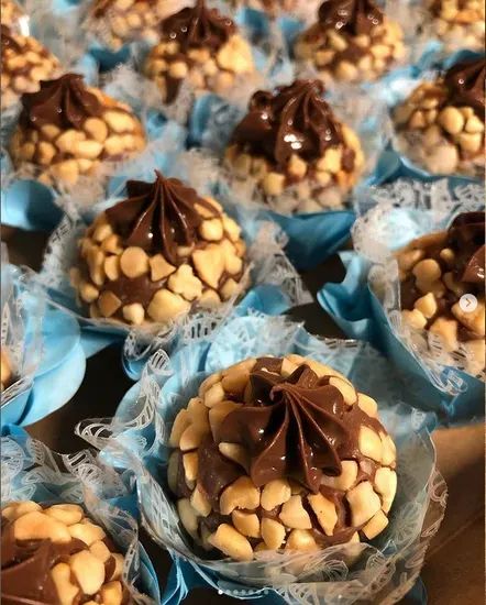 Amazing Tasty Factory Brigadeiros Docinhos e Bolos