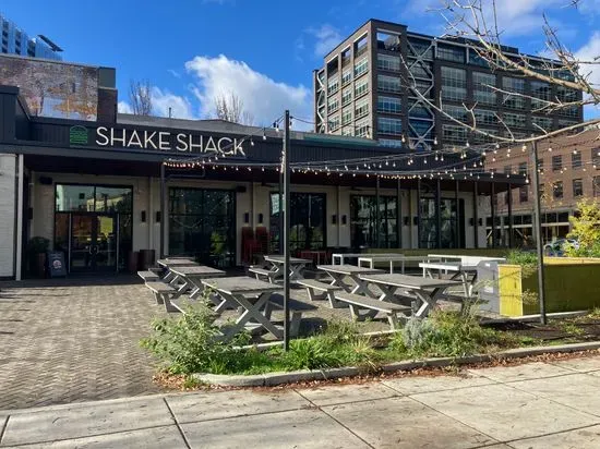 Shake Shack West End Portland