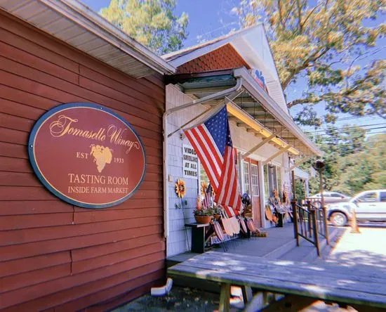 Tomasello Winery Tasting Room at Wemrock Orchards