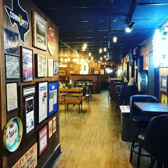 Dickey's Central Bar