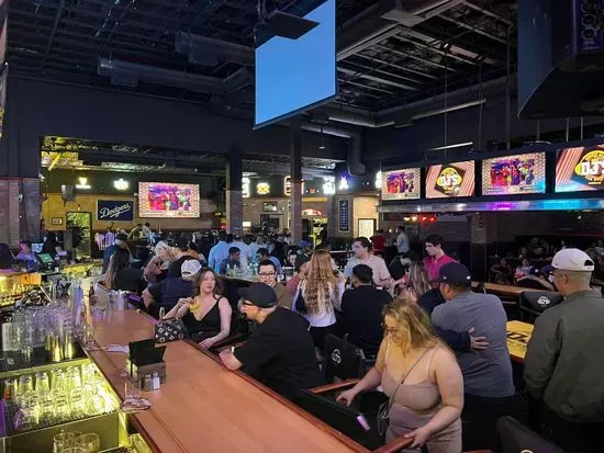 DJ’s Sports Bar and Grill