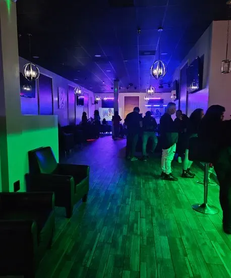 Lit Lounge