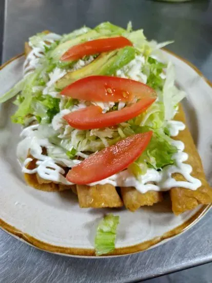 Reyes panadería y Mexican Restaurant