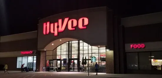 Hy-Vee Grocery Store