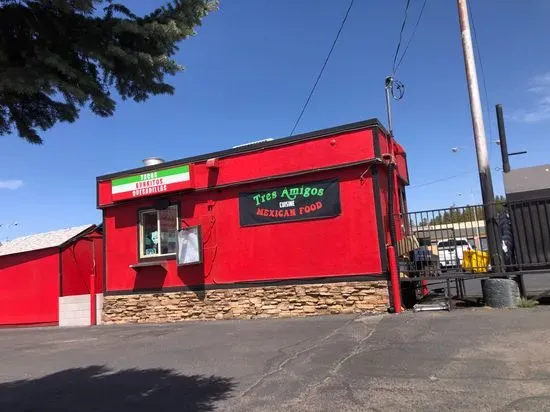 Tres Amigos - Route 66 Drive Through