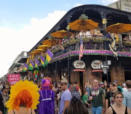 Bourbon Street Balcony Rentals