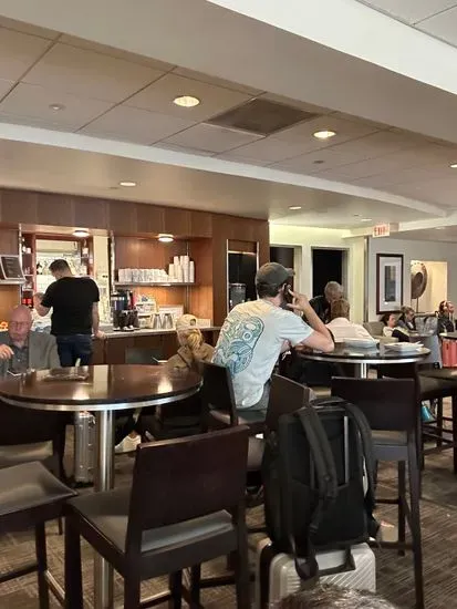 Admirals Club Terminal A