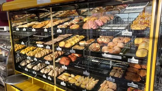 El Folklor Bakery