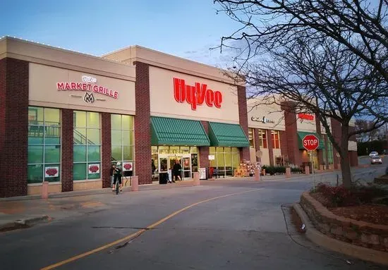 Hy-Vee Grocery Store