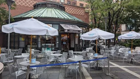 Beer garden & kitchen