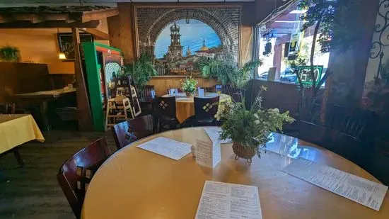 Casa Flores Restaurant