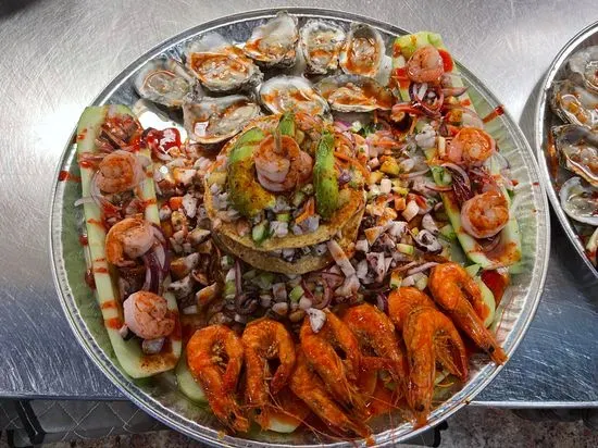 Mariscos Los Plebes