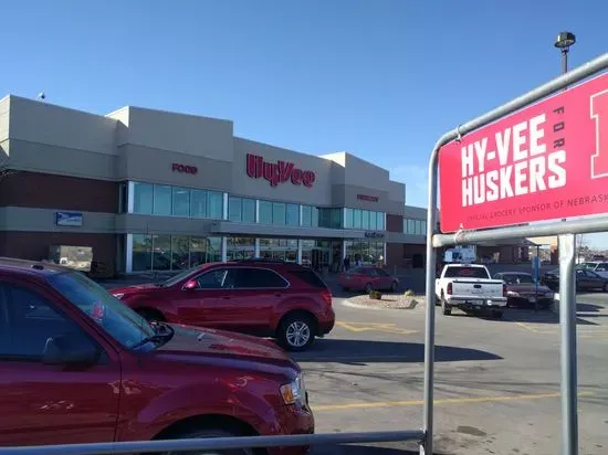 Hy-Vee Grocery Store