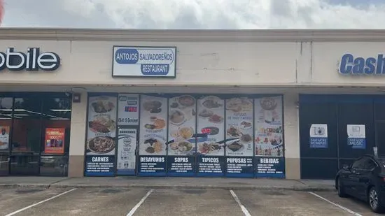 Antojos Salvadoreños Restaurant