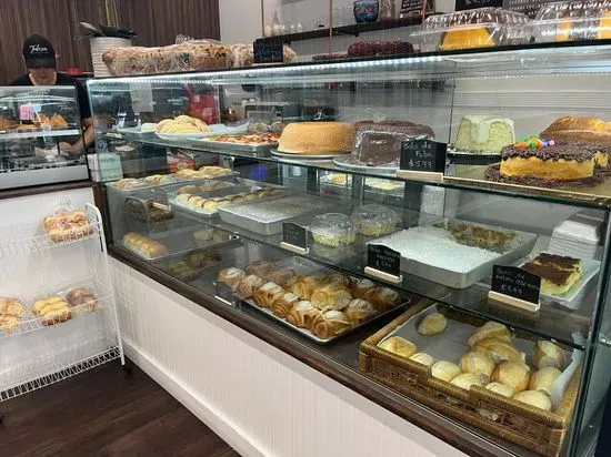 Tedescos Bakery