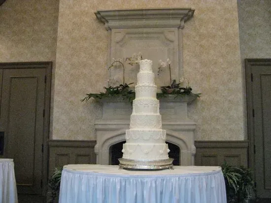 Susie's Specialty Wedding Cake